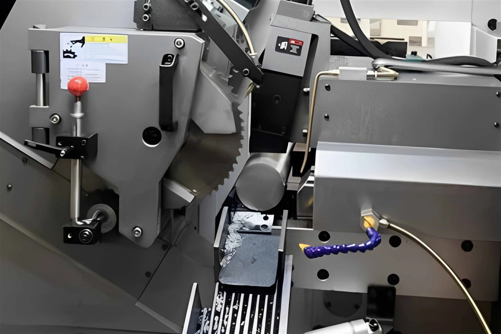 Circular saw cutting machine unloading device Circular saw cutting machine unloading device